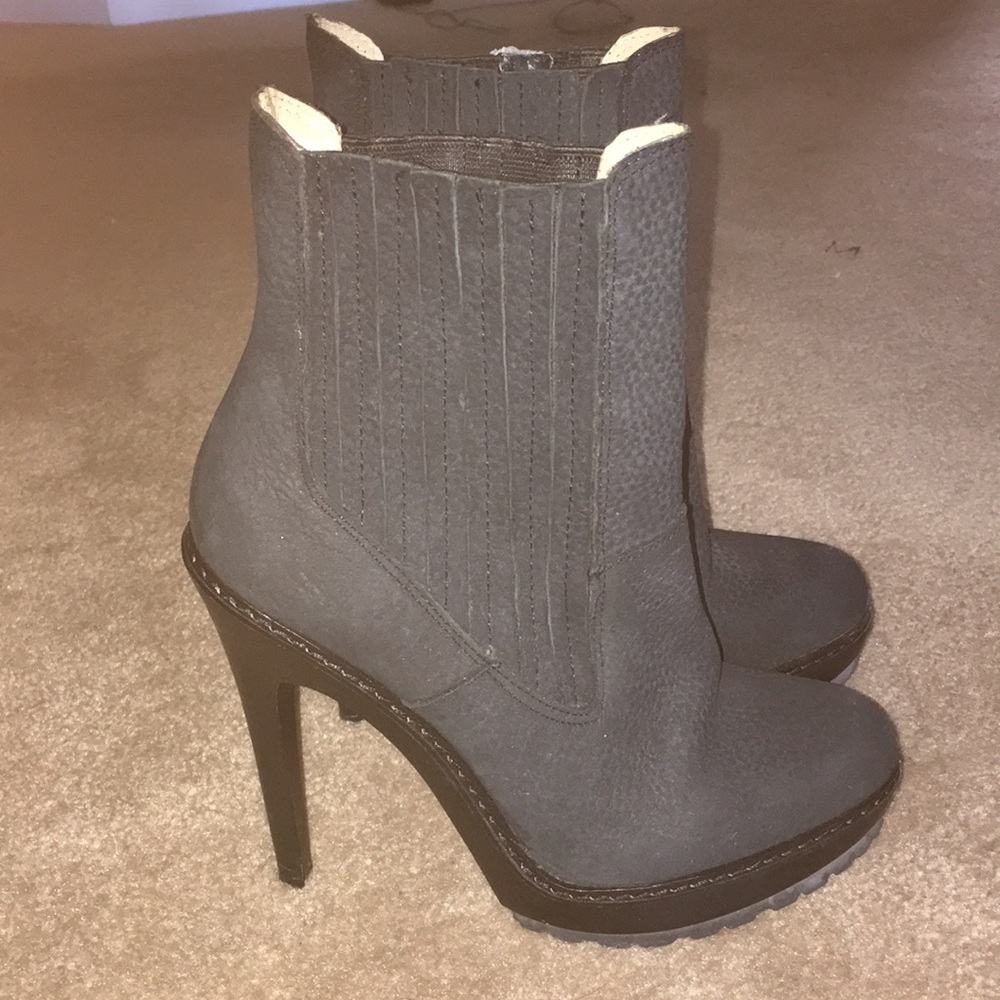 Bcbgmaxazria Black Leather Platform Euc Booties - image 1